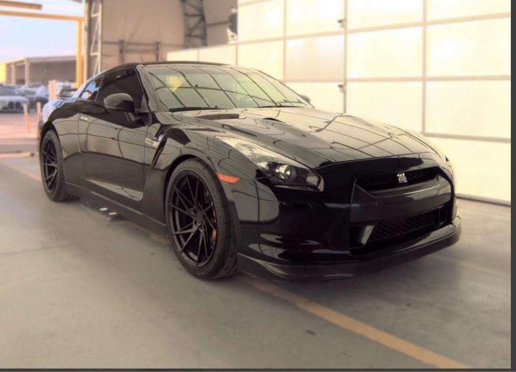Nissan GT-R Coupe 2010
