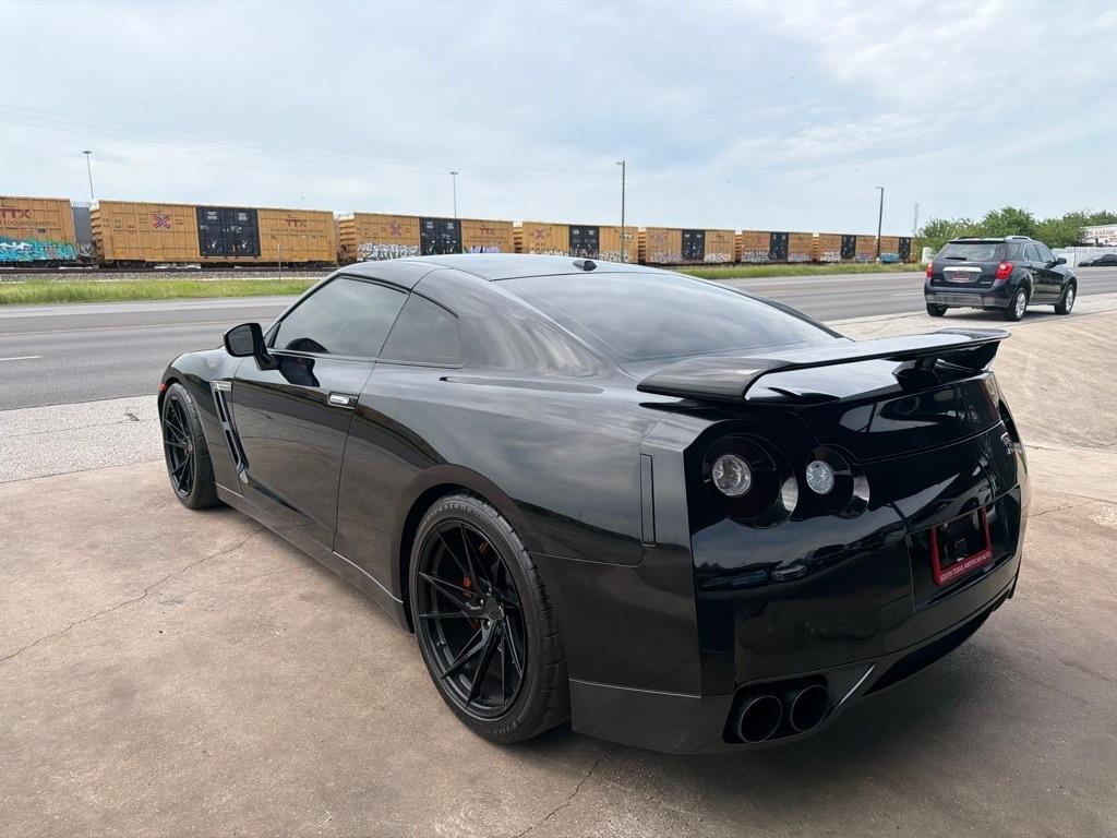 Nissan GT-R Coupe 2010