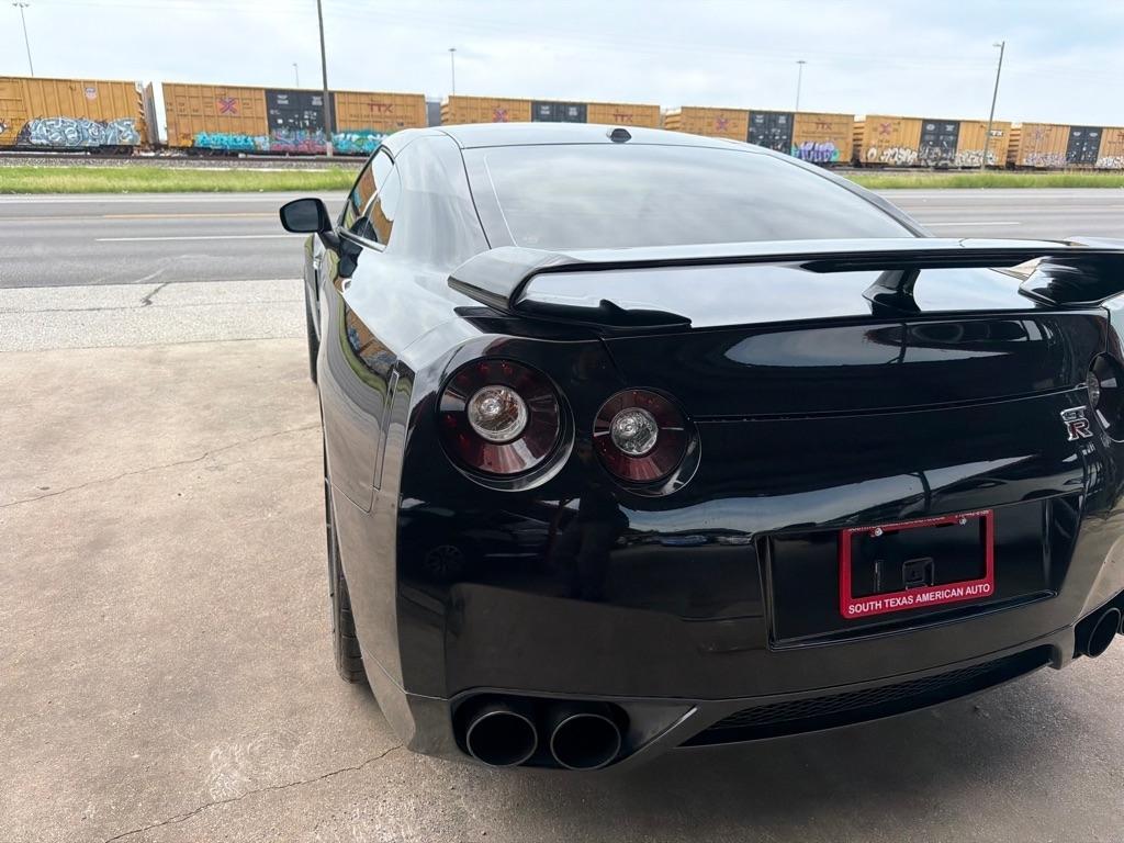 Nissan GT-R Coupe 2010