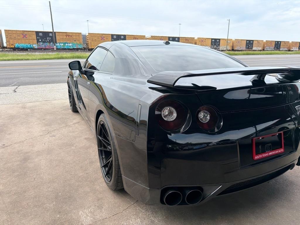 Nissan GT-R Coupe 2010