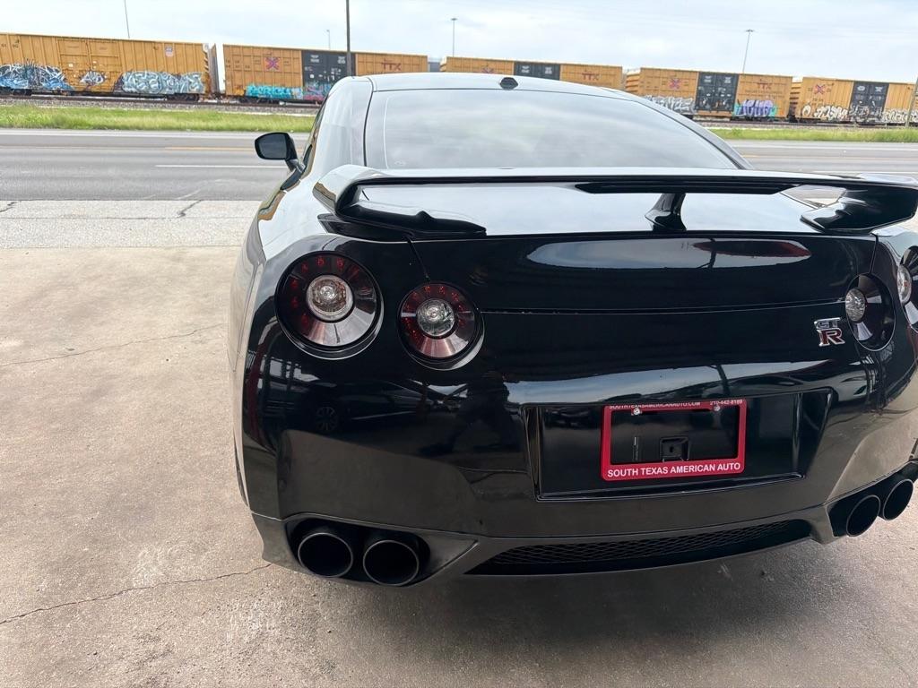 Nissan GT-R Coupe 2010