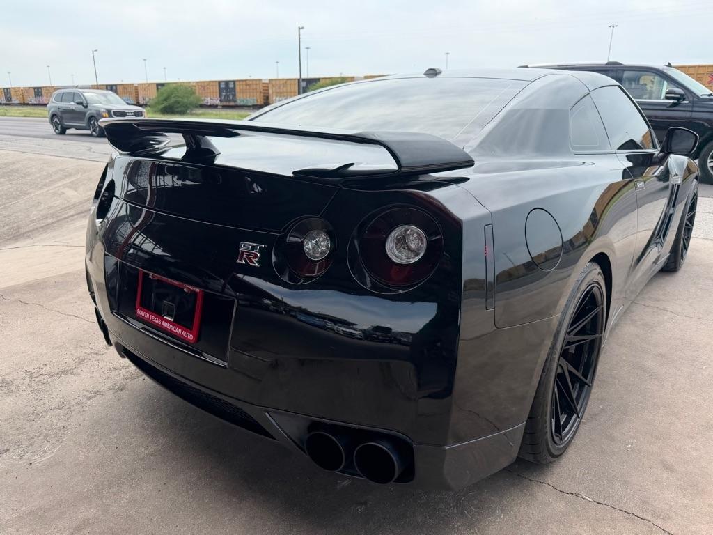 Nissan GT-R Coupe 2010