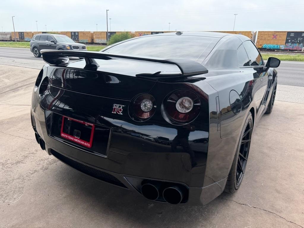 Nissan GT-R Coupe 2010
