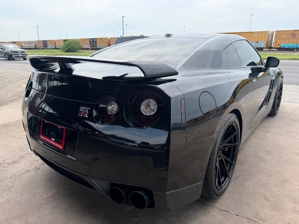 Nissan GT-R Coupe 2010