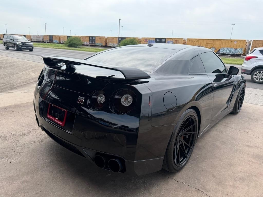 Nissan GT-R Coupe 2010