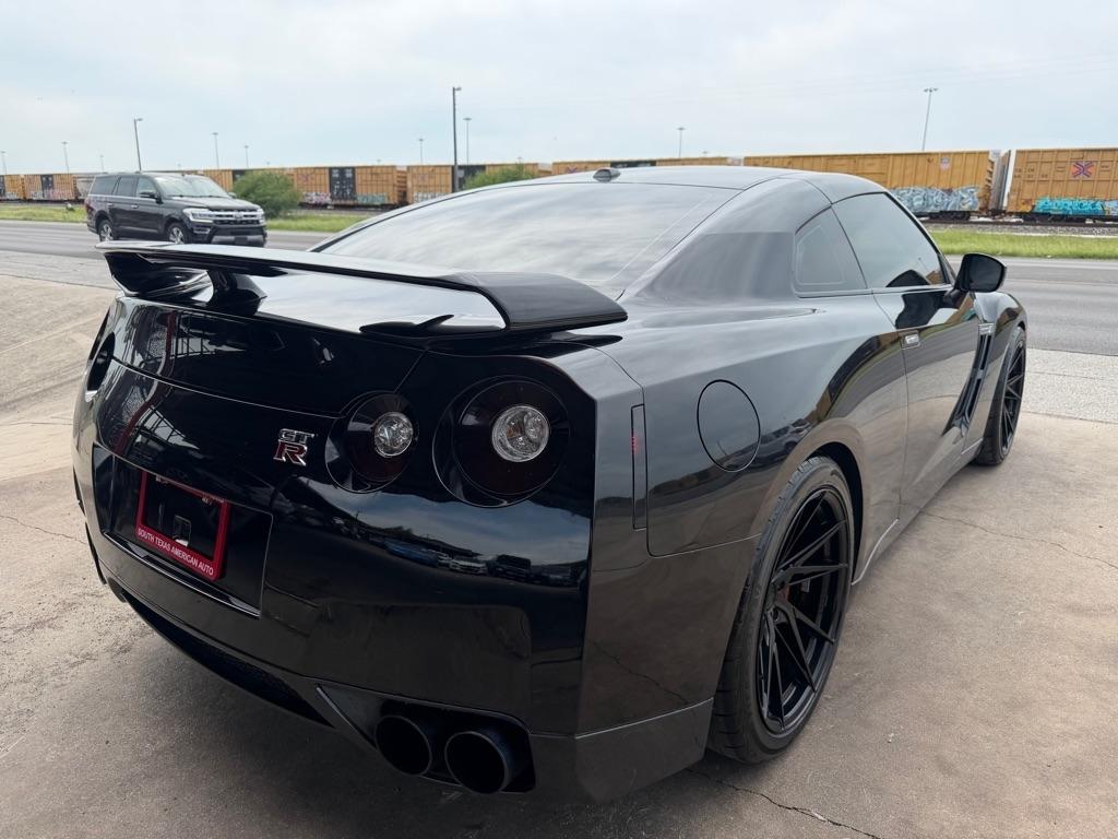 Nissan GT-R Coupe 2010