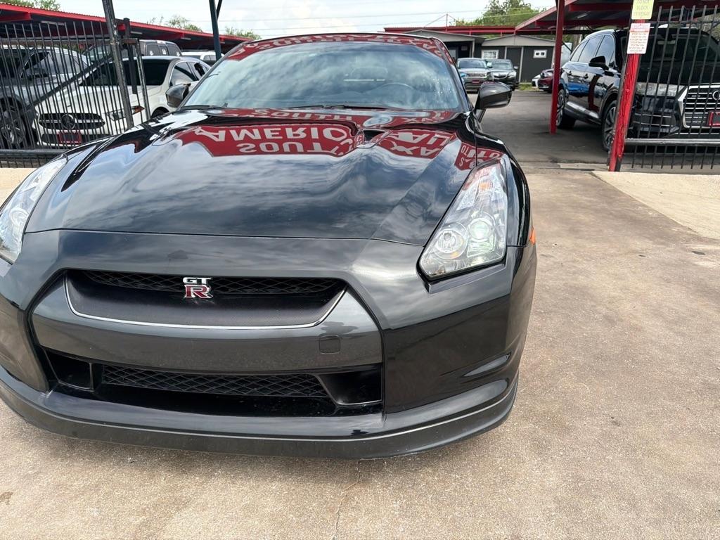 Nissan GT-R Coupe 2010
