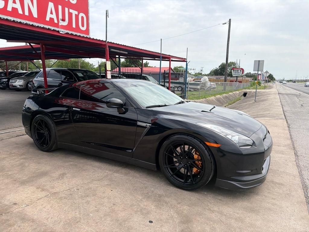 Nissan GT-R Coupe 2010