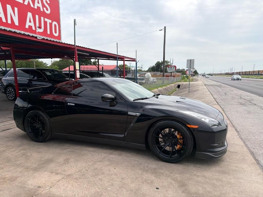 Nissan GT-R Coupe 2010