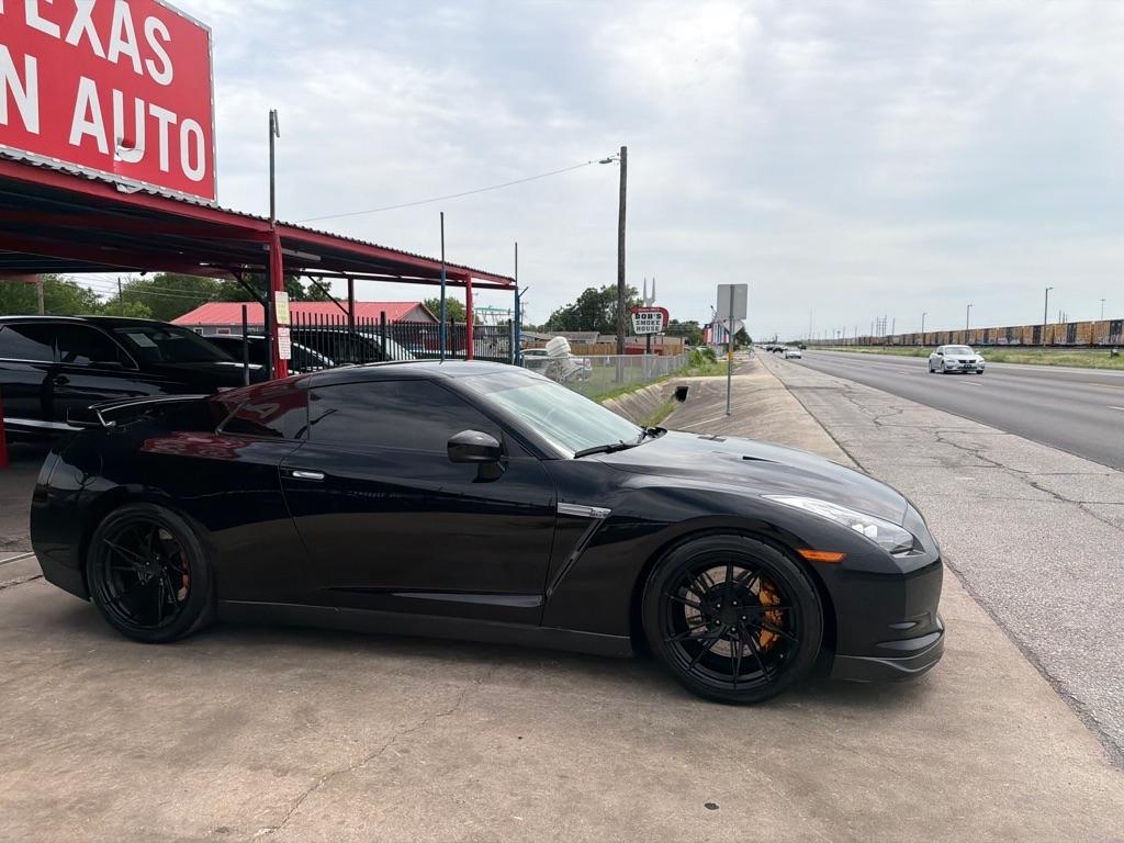 Nissan GT-R Coupe 2010
