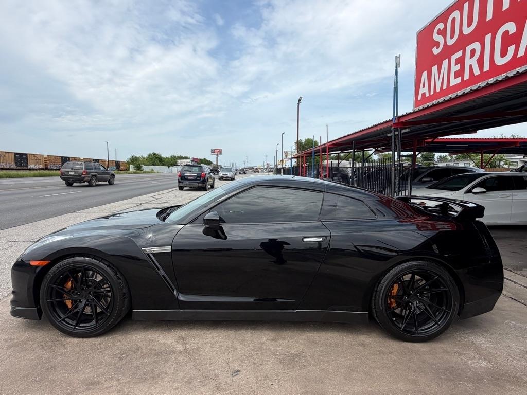 Nissan GT-R Coupe 2010