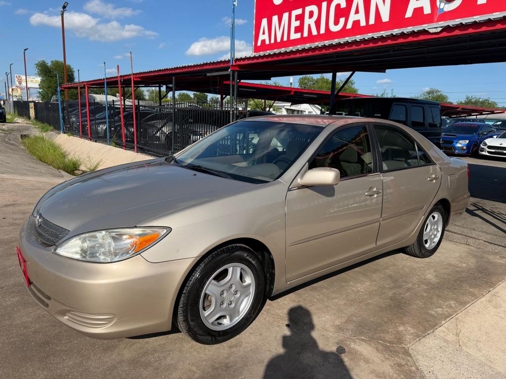 Toyota Camry LE 2004