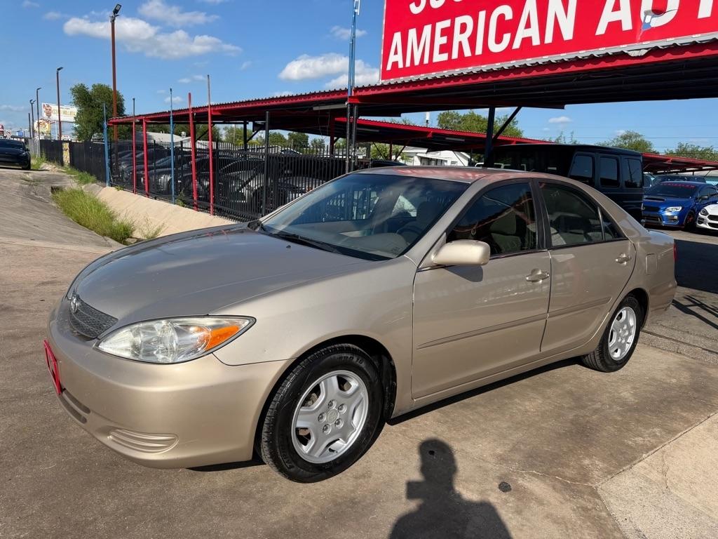 Toyota Camry LE 2004