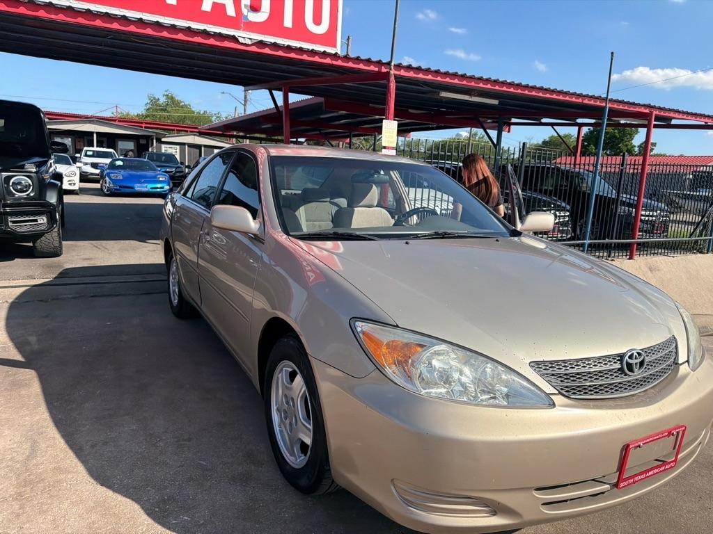 Toyota Camry LE 2004