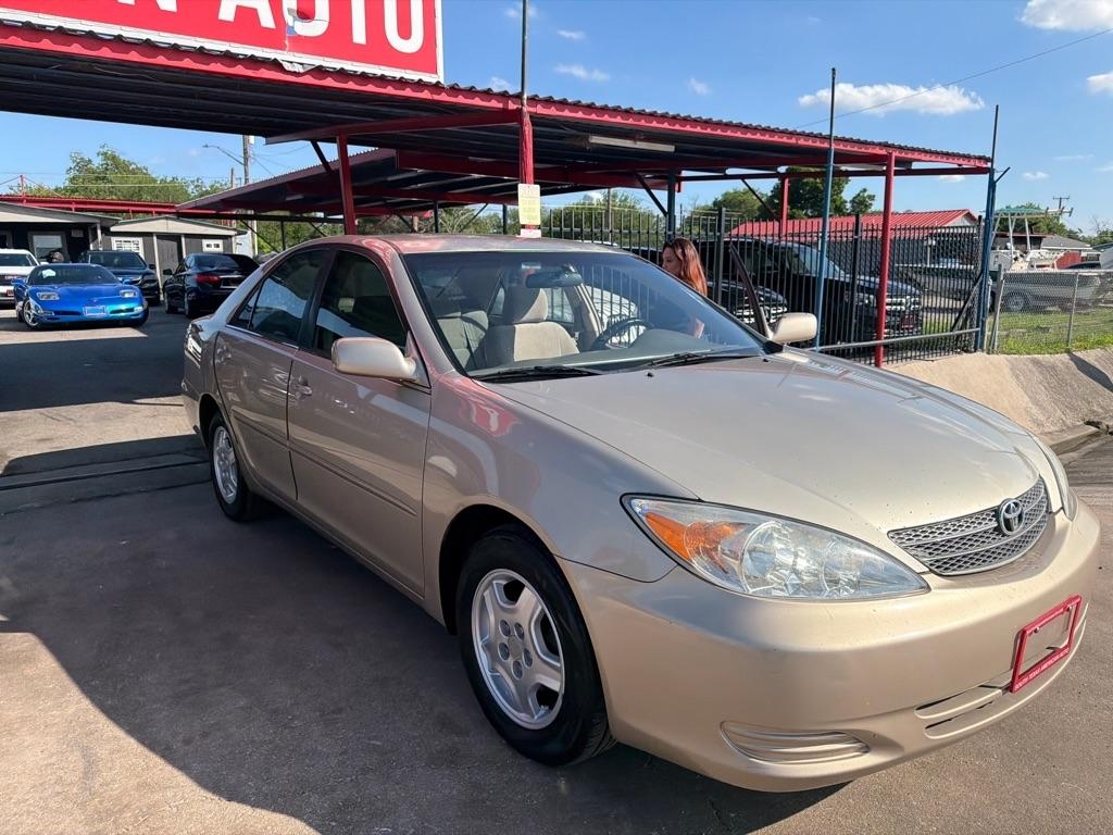 Toyota Camry LE 2004