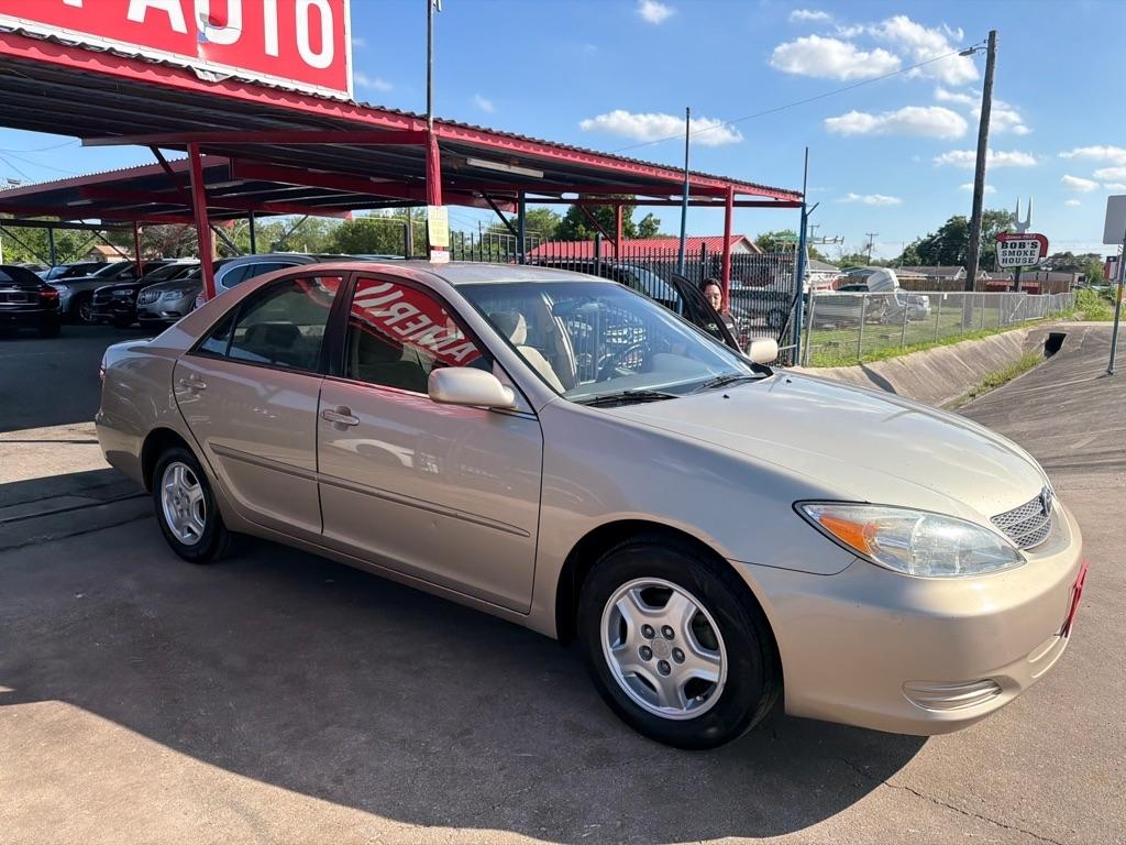 Toyota Camry LE 2004