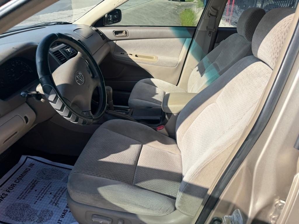 Toyota Camry LE 2004