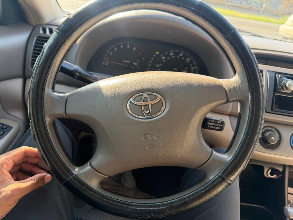 Toyota Camry LE 2004