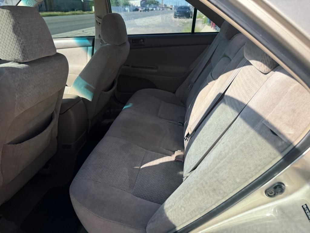 Toyota Camry LE 2004