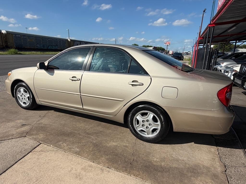 Toyota Camry LE 2004