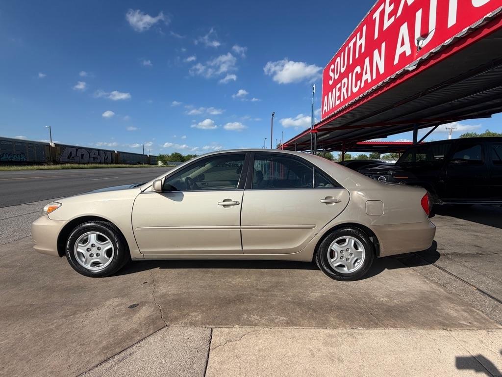 Toyota Camry LE 2004