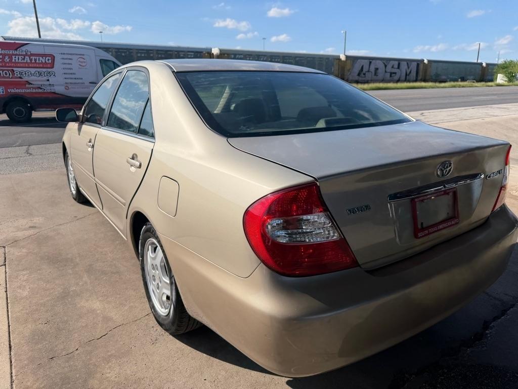 Toyota Camry LE 2004