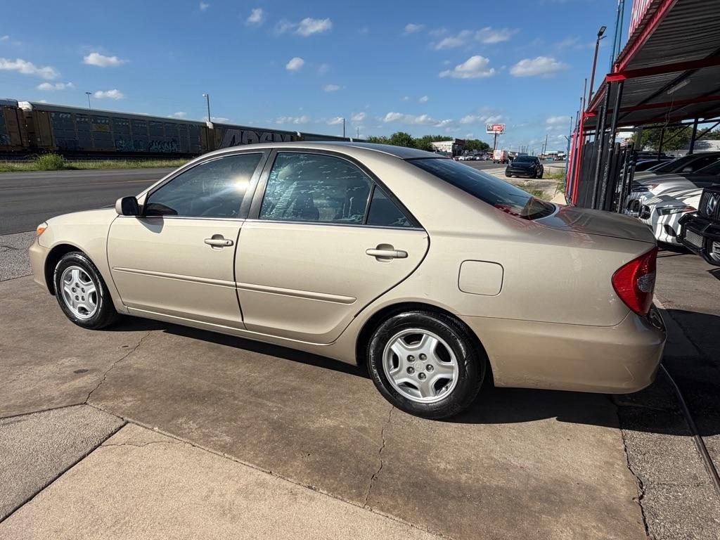 Toyota Camry LE 2004