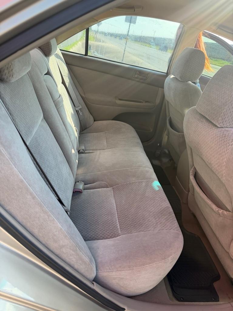 Toyota Camry LE 2004