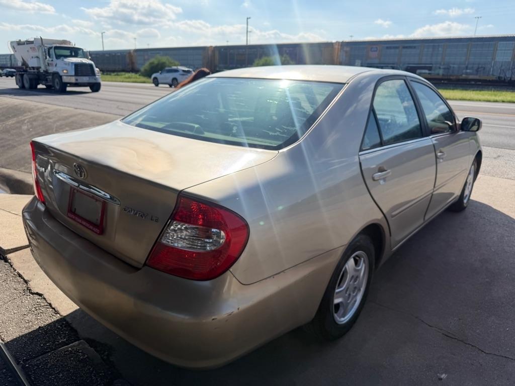 Toyota Camry LE 2004