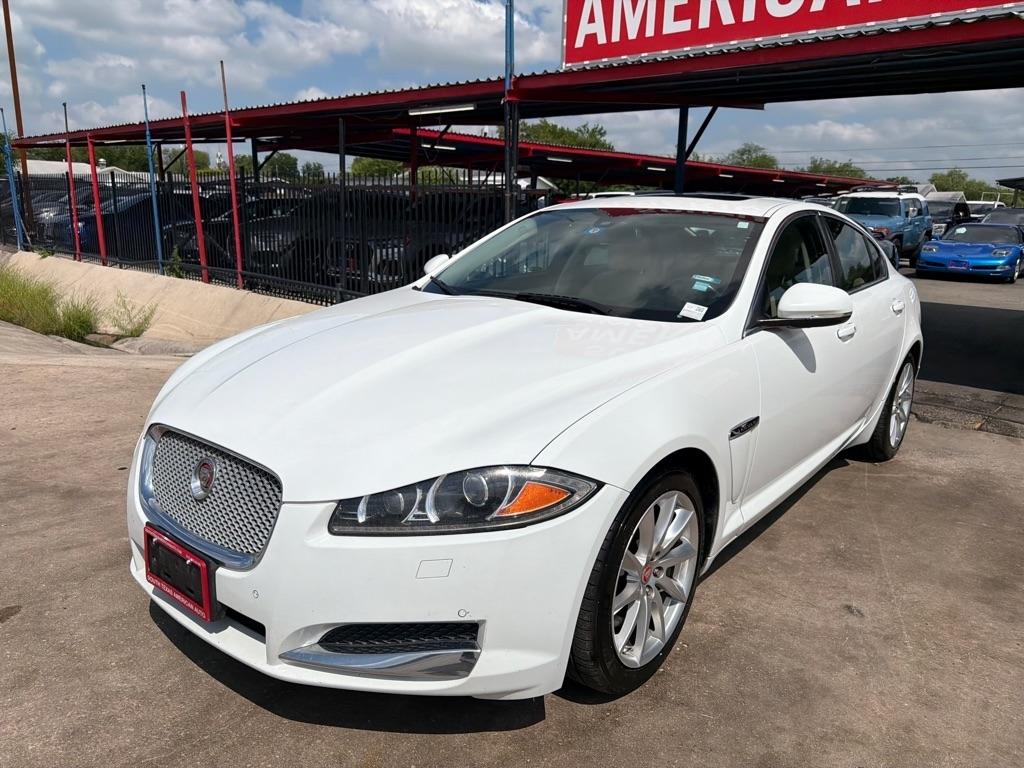 Jaguar XF-Series XF 2.0L I4T Premium 2015