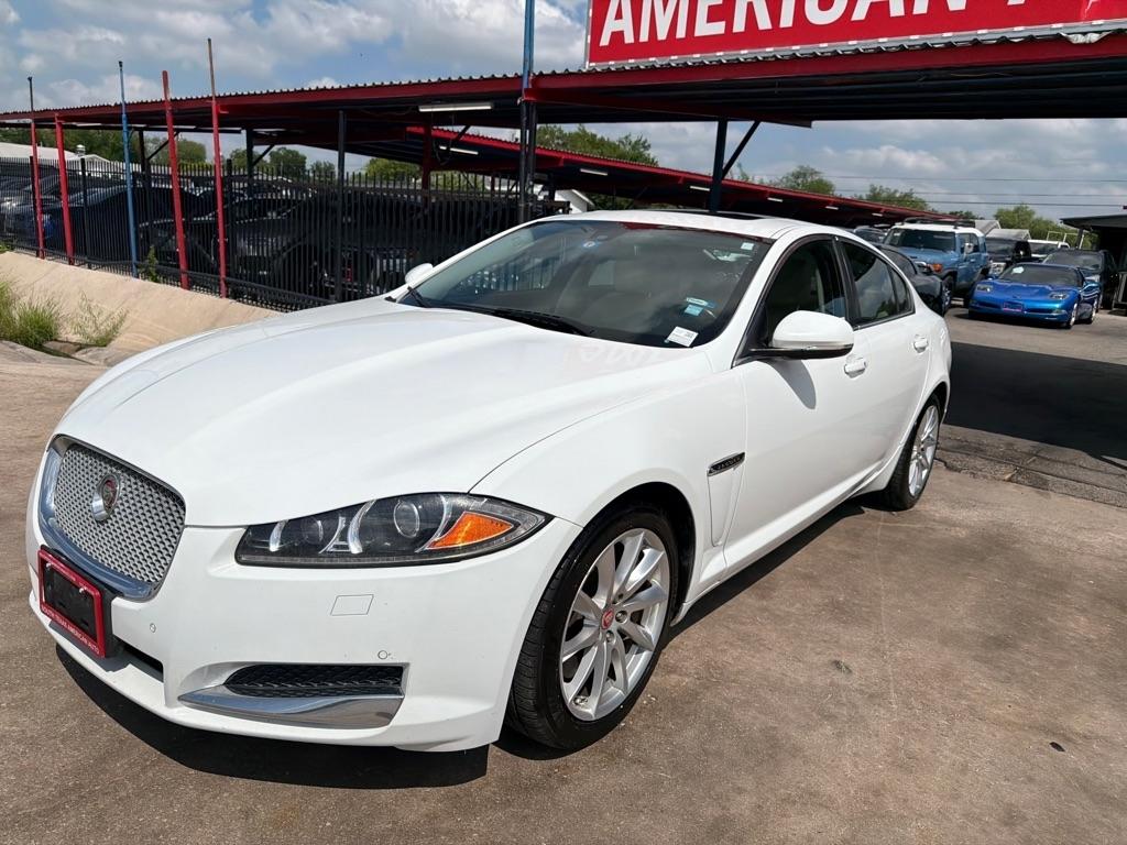 Jaguar XF-Series XF 2.0L I4T Premium 2015