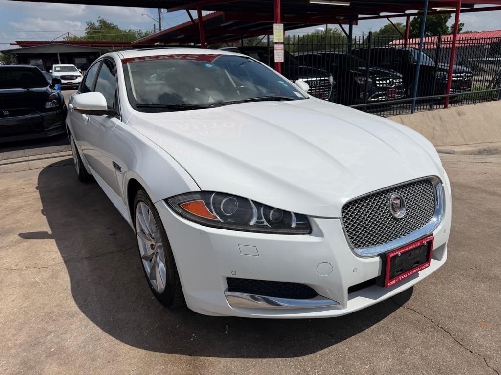 Jaguar XF-Series XF 2.0L I4T Premium 2015
