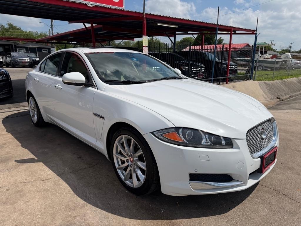 Jaguar XF-Series XF 2.0L I4T Premium 2015