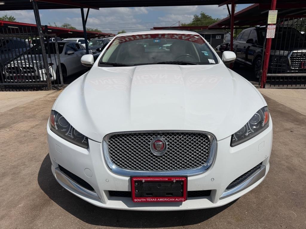 Jaguar XF-Series XF 2.0L I4T Premium 2015