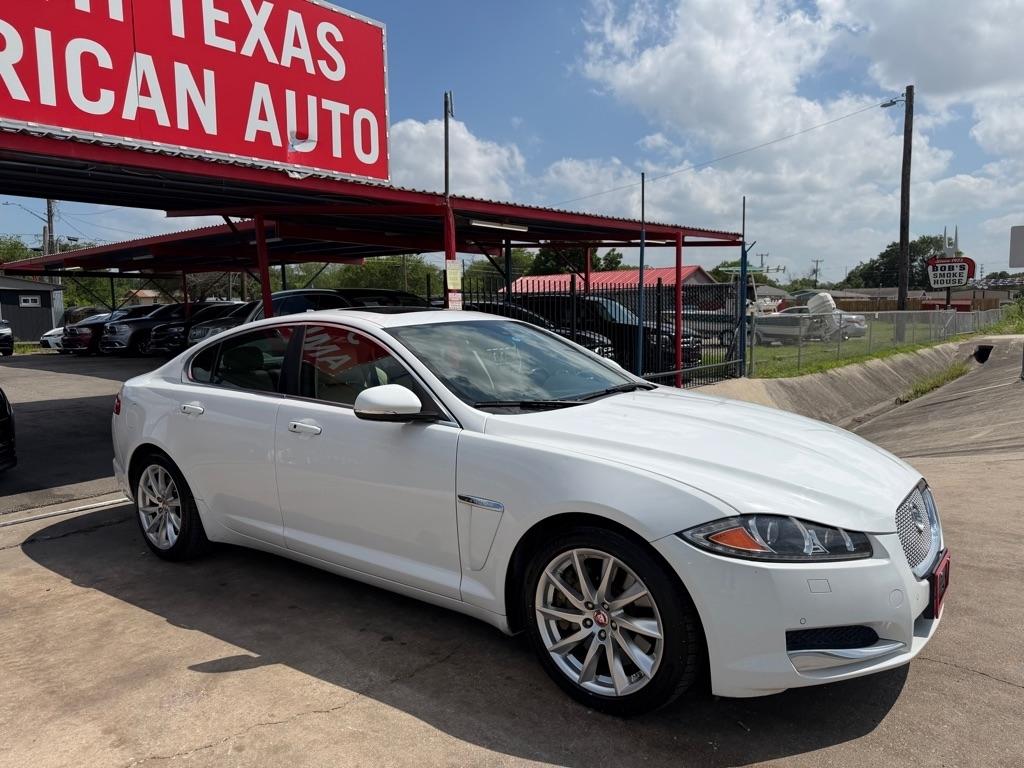 Jaguar XF-Series XF 2.0L I4T Premium 2015