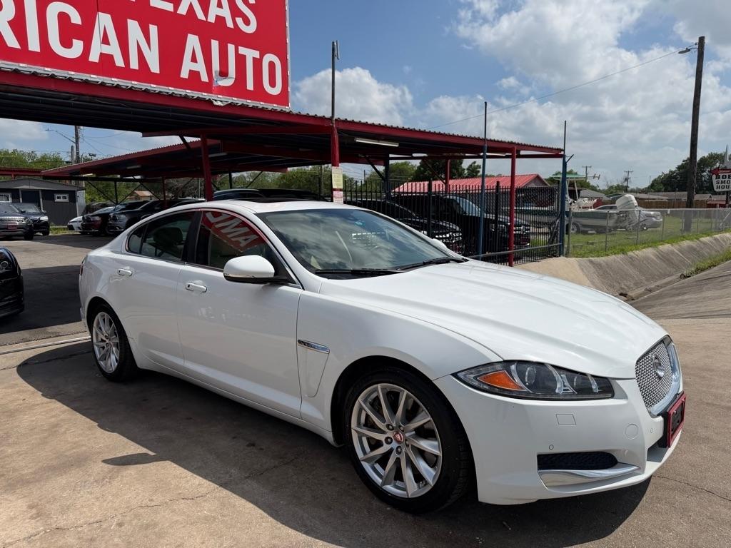 Jaguar XF-Series XF 2.0L I4T Premium 2015