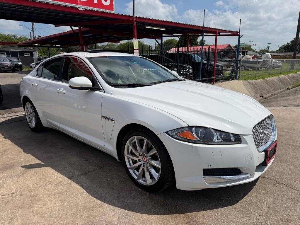 Jaguar XF-Series XF 2.0L I4T Premium 2015