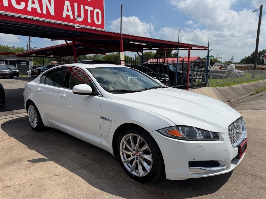 Jaguar XF-Series XF 2.0L I4T Premium 2015
