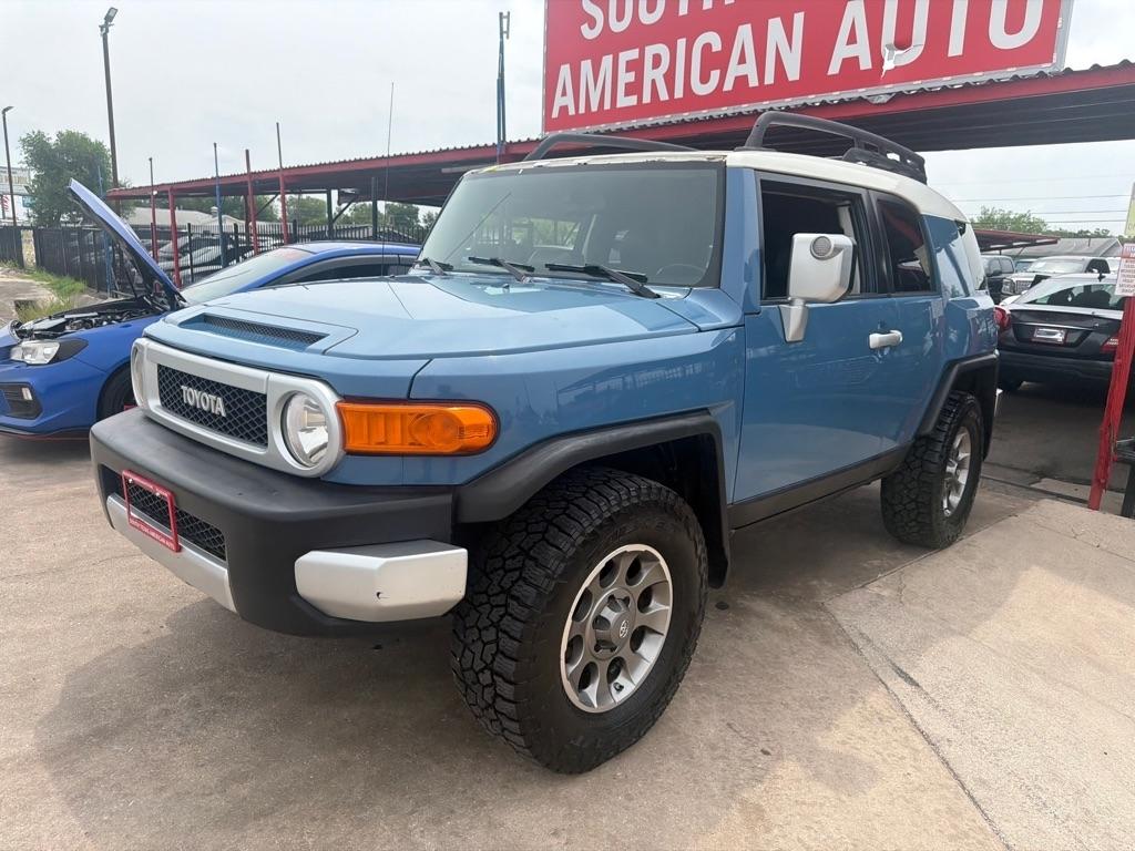 Toyota FJ Cruiser 4WD MT 2012