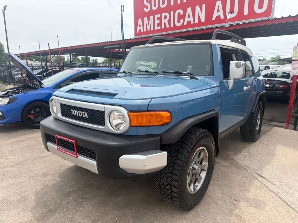Toyota FJ Cruiser 4WD MT 2012