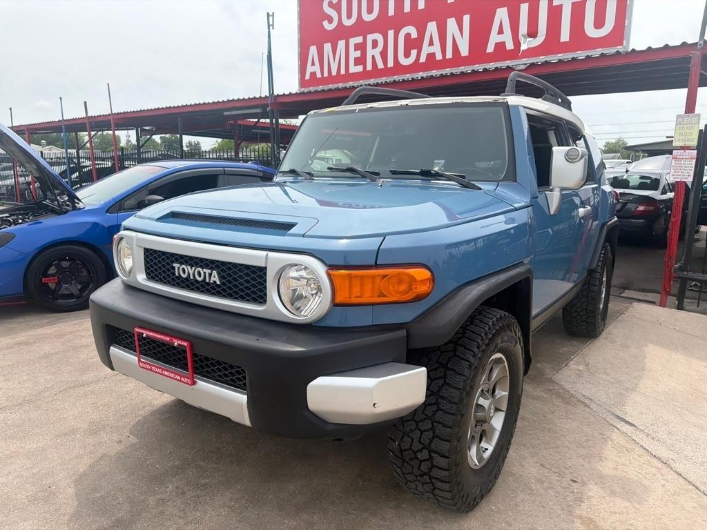 Toyota FJ Cruiser 4WD MT 2012