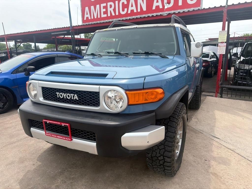 Toyota FJ Cruiser 4WD MT 2012
