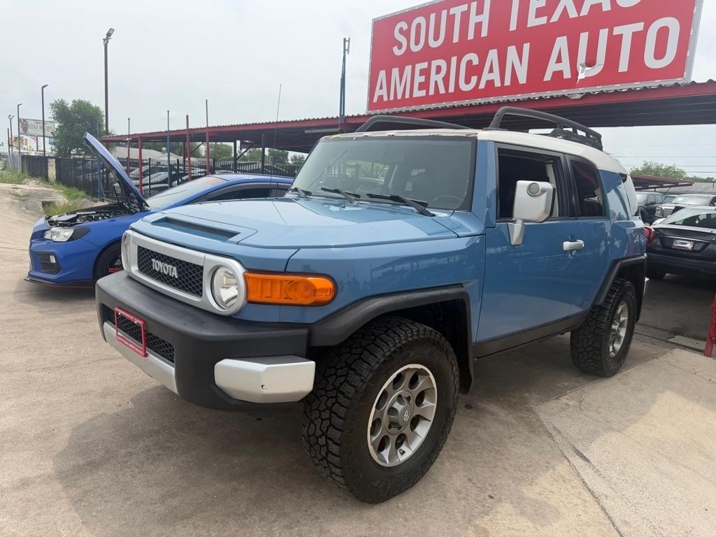 Toyota FJ Cruiser 4WD MT 2012