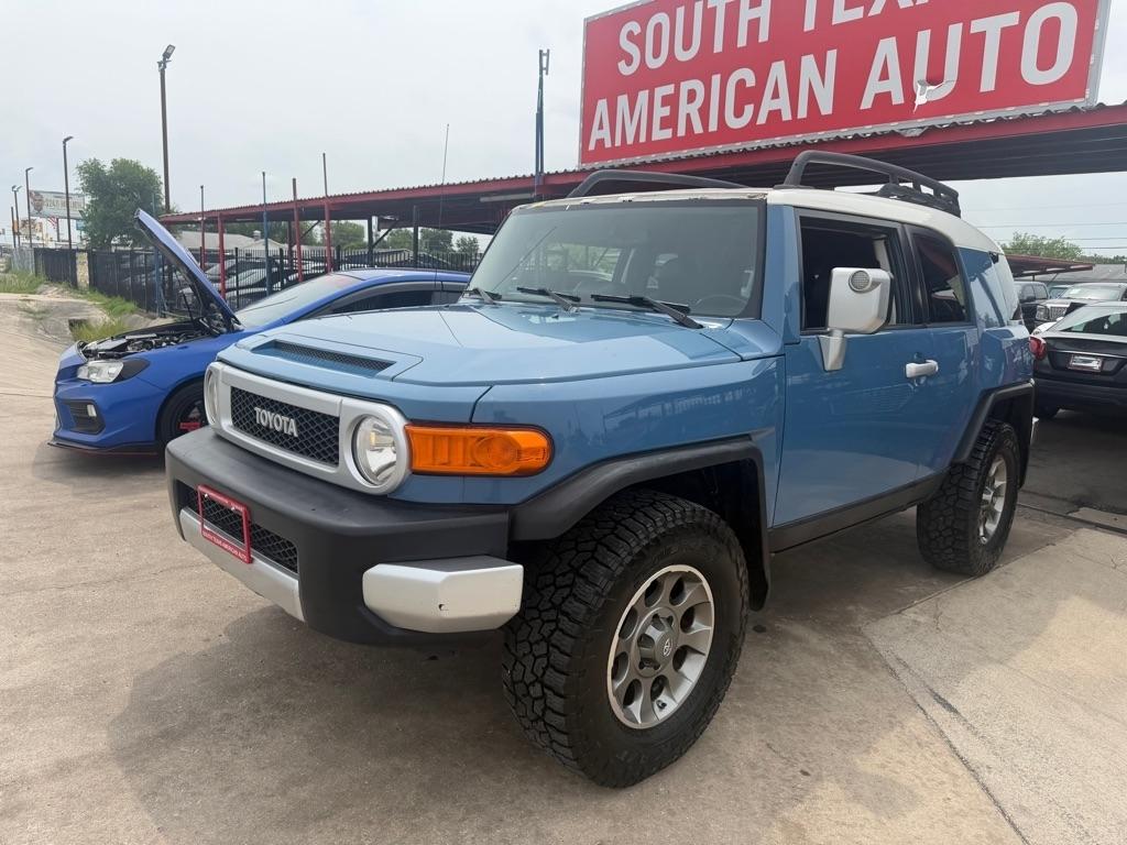 Toyota FJ Cruiser 4WD MT 2012