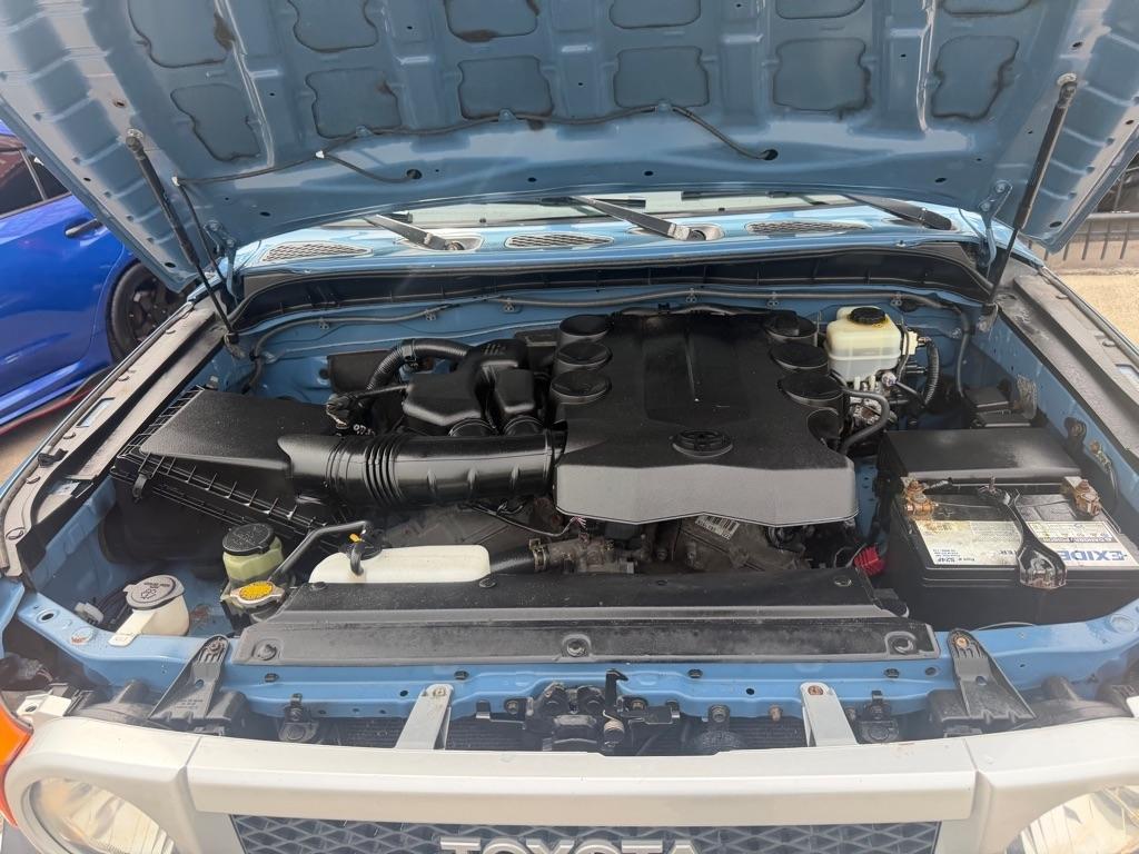 Toyota FJ Cruiser 4WD MT 2012