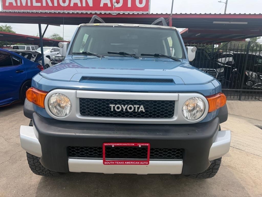 Toyota FJ Cruiser 4WD MT 2012