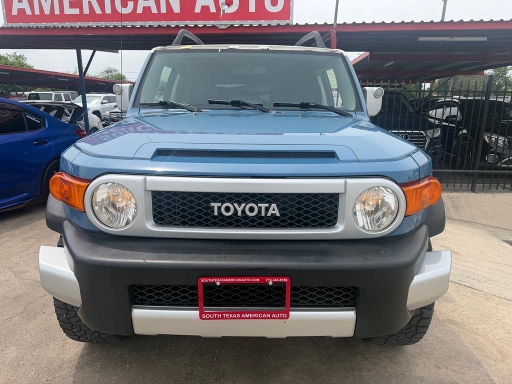 Toyota FJ Cruiser 4WD MT 2012