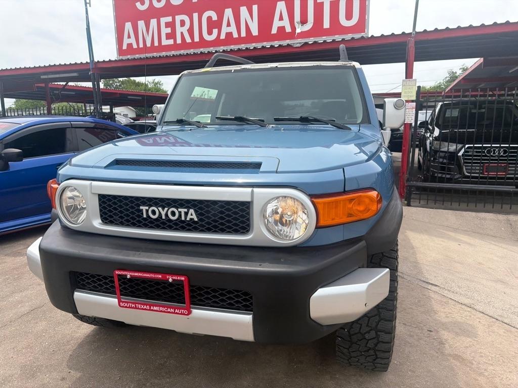 Toyota FJ Cruiser 4WD MT 2012