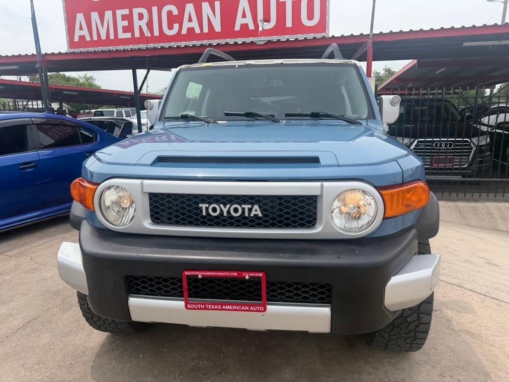 Toyota FJ Cruiser 4WD MT 2012