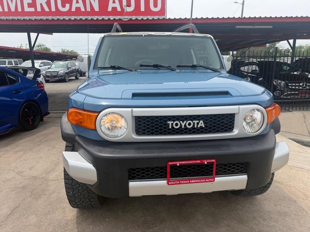 Toyota FJ Cruiser 4WD MT 2012